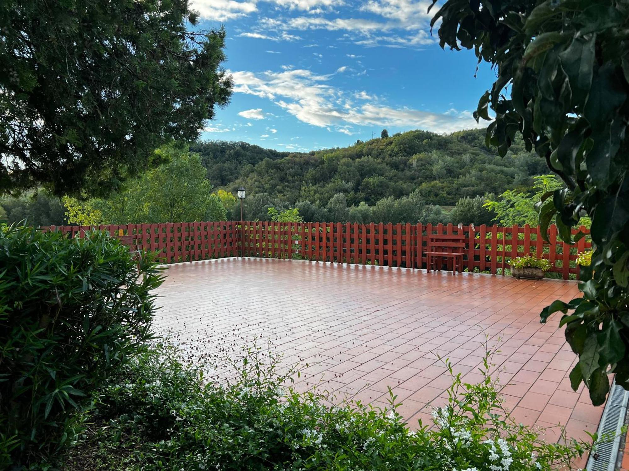 Agriturismo La Cerbana ปาลายา ภายนอก รูปภาพ
